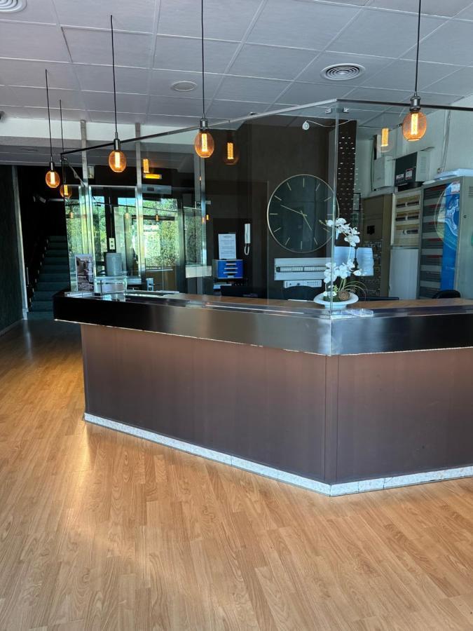 Aparthotel Montcada 外观 照片